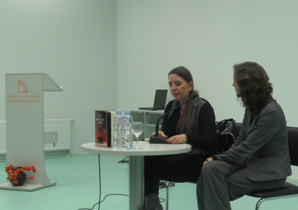 Susitikimas su rašytoja Kristina Sabaliauskaite Utenos bibliotekoje