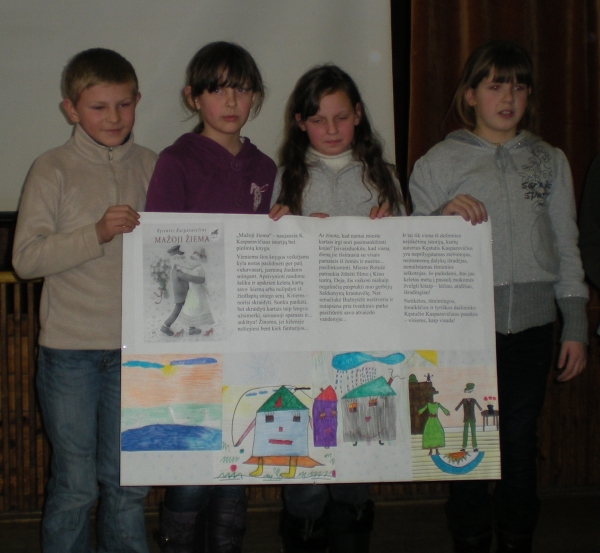 Mokiniai išradingai pristatė vaikams skirtas Metų knygas