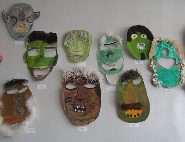 Kaip vaikai įsivaizduoja trolius pamatėme interneto skaitykloje eksponuojamoje kaukių parodoje