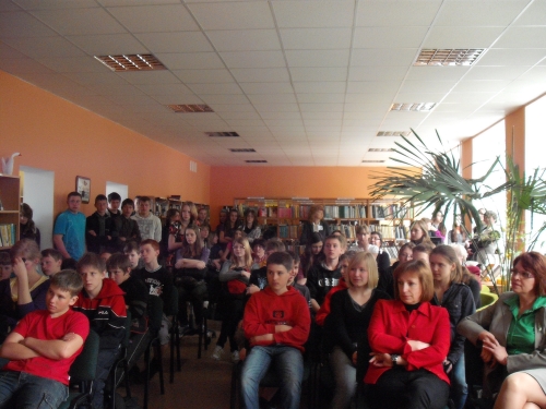 Į susitikimą susirinko gausus būrys moksleivių. Nuotr. autorės