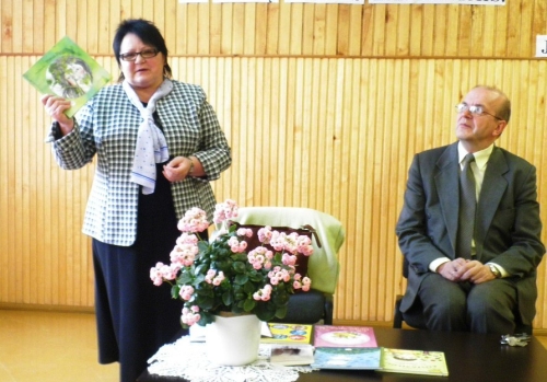 Susitikimas su rašytoja Ona Jautake Radviliškio rajono Šiaulėnų Marcelino Šikšnio vidurinėje mokykloje . Nuort. autorės