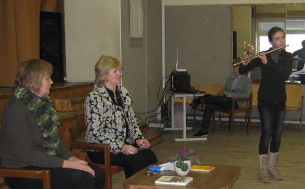 Susitikimas prasidėjo švelnia fleitos melodija