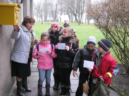 Už labiausiai patikusią knygą vieni vaikai balsavo internetu, o kiti rašė laiškus ir siuntė paprastu paštu