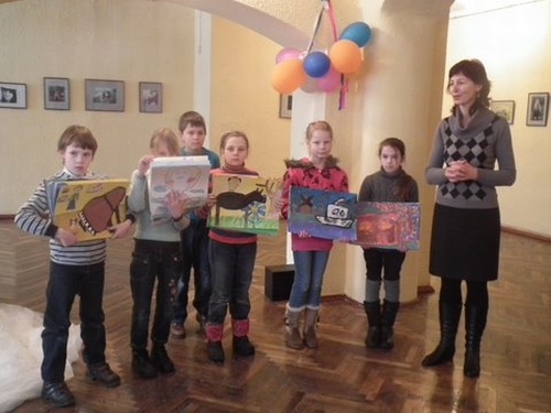 Piešinius pristato Kupos pradinės mokyklos moksleiviai, vadovaujami mokytojos A. Jarutienės 