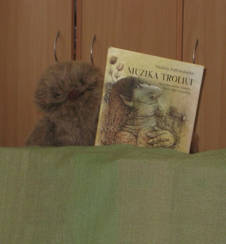 Kartu su Žirniuku šį kartą atkeliavo ne tik Uodas ir Varna, bet ir išdaigininkas trolis Molis