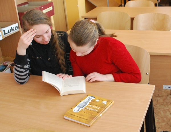 Metų knygų rinkimai Joniškio Mato Slančiausko gimnazijoje