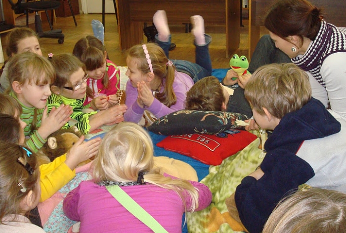 Kiekvieną dieną klausėmės trijų autorių knygų ištraukų