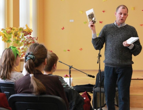 Susitikimas su rašytoju V. V. Landsbergiu Babtų gimnazijoje
