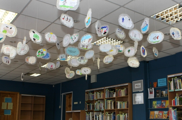 Visą žiemą lengvi debesėliai suposi skaitykloje ir stengėsi prišaukti tikrą žiemą