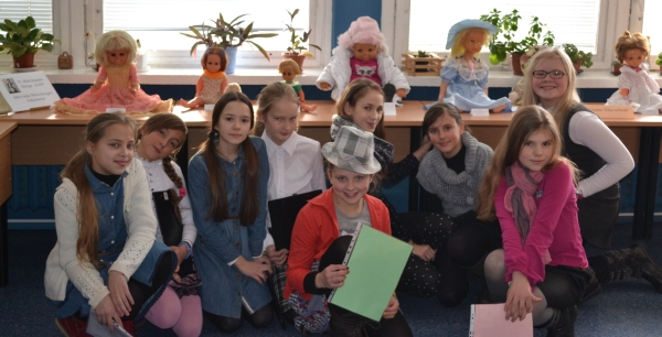 Mergaitės buvo pasiruošusios pristatyti Metų knygos rinkimuose dalyvaujančią Nomedos Marčėnaitės knygą ''Lėlė''