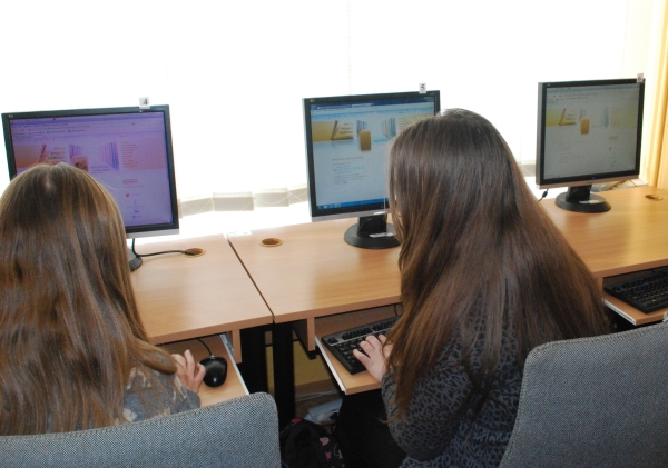 Metų knygų rinkimai Joniškio Mato Slančiausko gimnazijoje