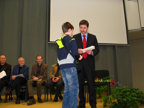 Apdovanojamas jaunasis skaitytojas. Nuotr. Astos Plechavičiūtės