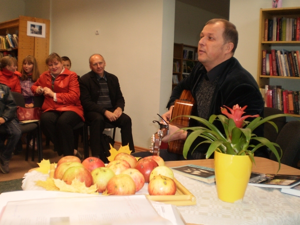 Susitikimas su rašytoju Vytautu V. Landsbergiu Zūbiškių bibliotekoje