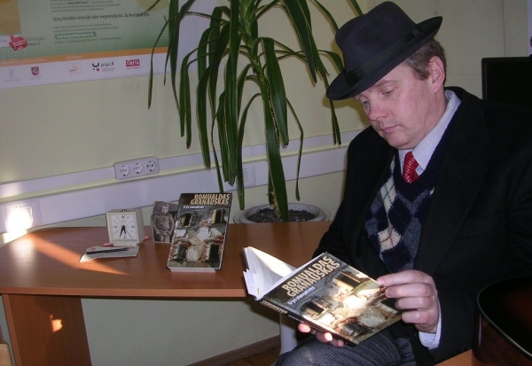 Pristatyta Romualdo Granausko knyga 'Trys vienatvės'