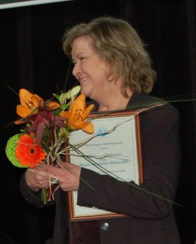 Paauglių kategorijoje apdovanota K. Gudonytė už knygą BLOGOS MERGAITĖS DIENORAŠTIS. Nuotr. R. Kišūnaitės