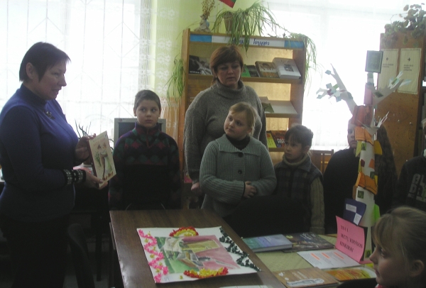 Bibliotekininkė Vanda pasiūlė mums dalyvauti vaikų Metų knygos rinkimuose